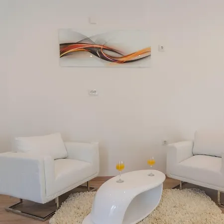 Casa de hóspedes Sea & Sun With Private Parking