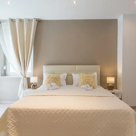 Гостевой дом Sea & Sun With Private Parking Задар