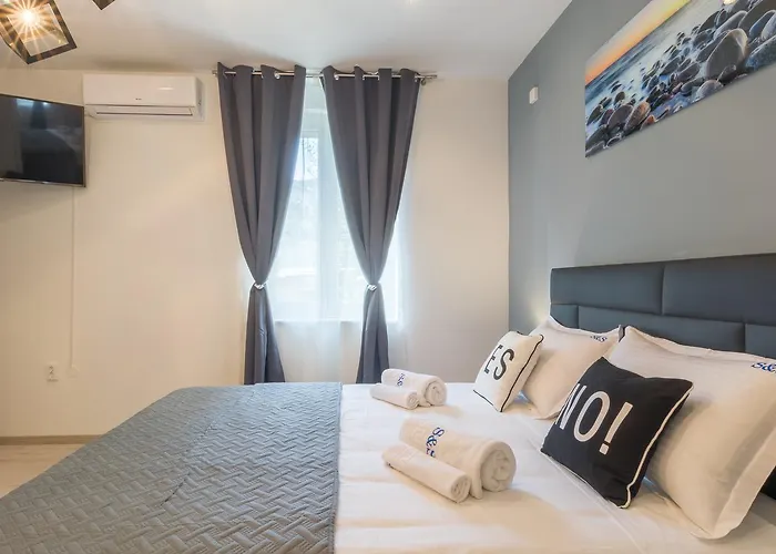 Sea & Sun With Private Parking 4*